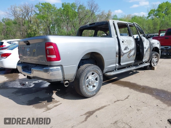 2024 Ram 2500 Big Horn z VIN 3C6UR5DL0RG102178, wystawiony jako IAAI lot #42044303 z przebiegiem Nie podano mil oraz . Historia ofert i sprzedaży dostępna na DreamBid. Obrazek 4.