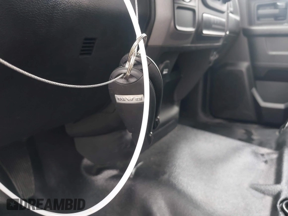 2023 Ram 1500 Tradesman z VIN 1C6RR6FG9PS527089, wystawiony jako IAAI lot #42261047 z przebiegiem 20 684 mil mil oraz . Historia ofert i sprzedaży dostępna na DreamBid. Obrazek 11.