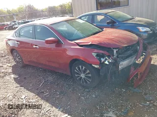 2013 Nissan Altima 2.5 S with VIN 1N4AL3AP3DC918313, listed as a IAAI auction lot 41922755 with 211,236 mi miles. Bid and sale history available at carsss.com. Image 1.