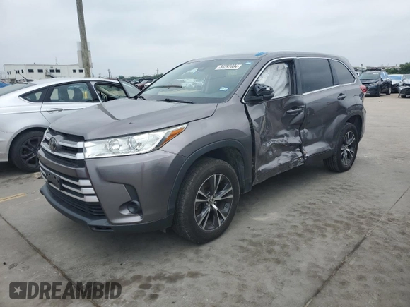 2019 Toyota Highlander LE with VIN 5TDZARFH5KS042654, listed as a Copart auction lot 56297684 with 138,841 mi miles and Salvage title. Bid and sale history available at DreamBid. Image 1.