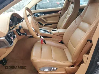 2016 Porsche Panamera S E-Hybrid z VIN WP0AD2A77GL040200, wystawiony jako Copart lot #56223035 z przebiegiem 113 659 mil mil oraz Szkody całkowita. Historia ofert i sprzedaży dostępna na DreamBid. Obrazek 7.