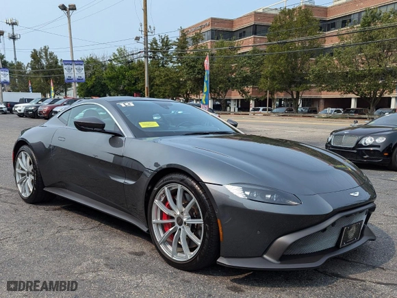 2019 Aston Martin Vantage with VIN SCFSMGAW4KGN01431, listed as a Copart auction lot 44152995 with 9,949 mi miles and Clean Title. Bid and sale history available at carsss.com. Image 1.