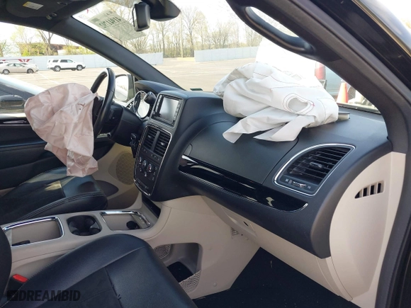 2019 Dodge Grand Caravan SXT with VIN 2C4RDGCGXKR594862, listed as a IAAI auction lot 41941792 with 95,982 mi miles. Bid and sale history available at carsss.com. Image 5.