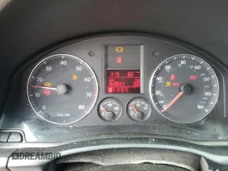 2008 Volkswagen Jetta SE z VIN 3VWRM71K98M082885, wystawiony jako Copart lot #57521515 z przebiegiem 162 641 mil mil oraz Szkoda całkowita • Salvage title. Historia ofert i sprzedaży dostępna na DreamBid. Obrazek 9.