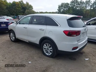 2020 Kia Sorento LX V6 with VIN 5XYPG4A51LG624013, listed as a IAAI auction lot 41129298 with 152,051 mi miles. Bid and sale history available at carsss.com. Image 3.
