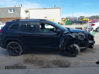2017 Jeep Cherokee Sport with VIN 1C4PJMAB4HW664474, listed as a IAAI auction lot 41811736 with 102,301 mi miles. Bid and sale history available at carsss.com. Image 13.