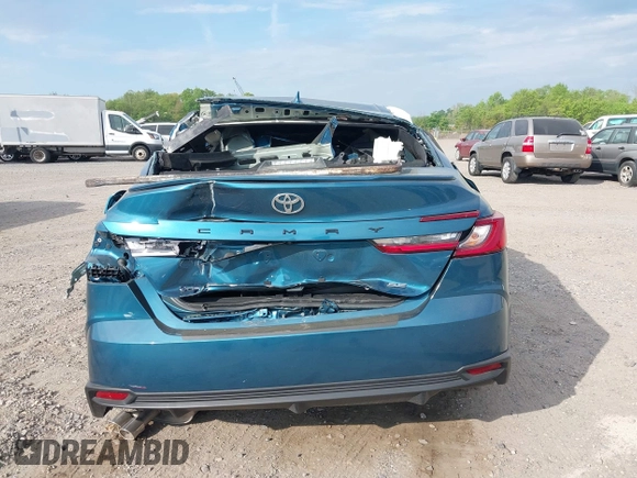 2025 Toyota Camry LE z VIN 4T1DAACK5SU506058, wystawiony jako IAAI lot #42147137 z przebiegiem Nie podano mil oraz . Historia ofert i sprzedaży dostępna na DreamBid. Obrazek 15.
