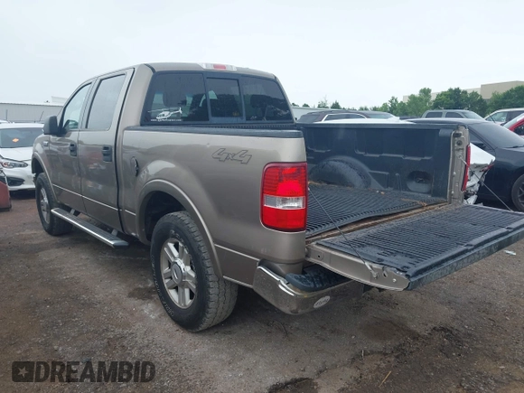 2004 Ford F-150 XLT z VIN 1FTPW14554KB11422, wystawiony jako IAAI lot #42651609 z przebiegiem 238 157 mil mil oraz . Historia ofert i sprzedaży dostępna na DreamBid. Obrazek 3.