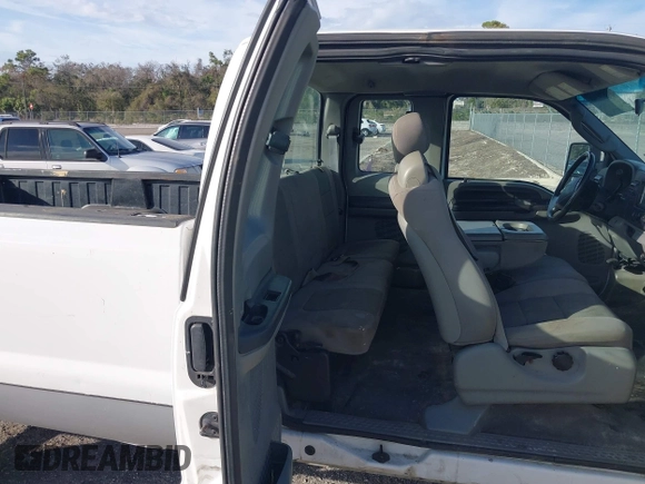 2005 Ford F-250 XL with VIN 1FTSX20P55EB64948, listed as a IAAI auction lot 41579748 with 349,258 mi miles and . Bid and sale history available at DreamBid. Image 8.