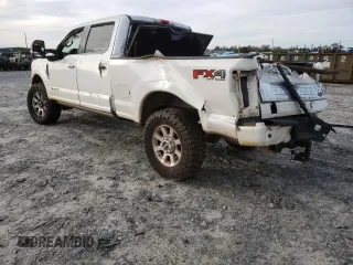 2017 Ford F-250 Lariat with VIN 1FT7W2BT6HED83358, listed as a Copart auction lot 32676022 with Not provided miles and Salvage title. Bid and sale history available at DreamBid. Image 3.