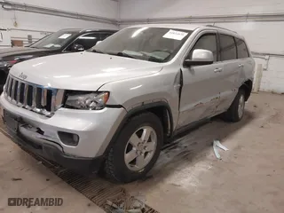 2011 Jeep Grand Cherokee Laredo with VIN 1J4RR4GG5BC690251, listed as a IAAI auction lot 41824839 with 261,010 mi miles. Bid and sale history available at carsss.com. Image 17.