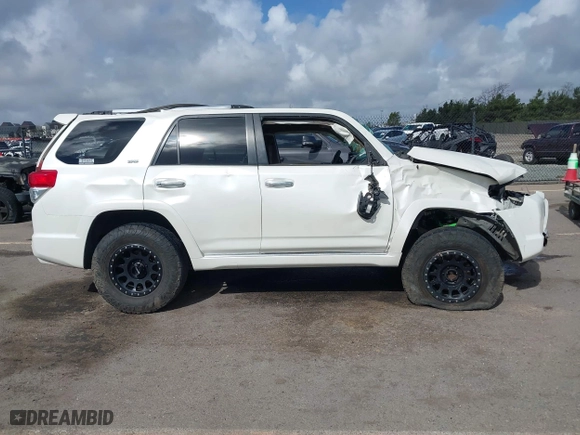 2010 Toyota 4Runner SR5 with VIN JTEZU5JR0A5003972, listed as a IAAI auction lot 41557522 with 0 mi miles. Bid and sale history available at carsss.com. Image 14.