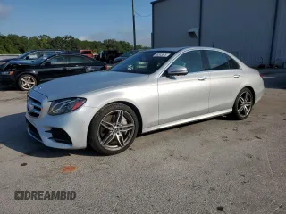 2020 Mercedes-Benz E 350 z VIN W1KZF8DB2LA828359, wystawiony jako Copart lot #55533875 z przebiegiem 120 930 mil mil oraz Szkoda całkowita • Salvage title. Historia ofert i sprzedaży dostępna na DreamBid. Obrazek 1.