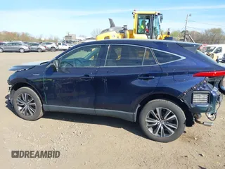 2021 Toyota Venza LE with VIN JTEAAAAH7MJ007292, listed as a IAAI auction lot 42097680 with 66,633 mi miles and . Bid and sale history available at carsss.com. Image 14.