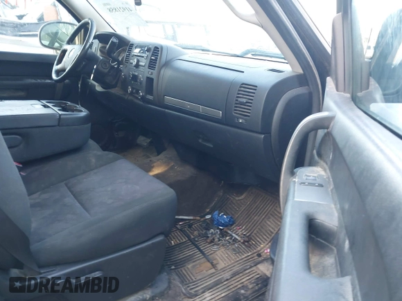 2013 Chevrolet Silverado 1500 LT with VIN 1GCRKSE78DZ342364, listed as a IAAI auction lot 41921858 with 153,203 mi miles and . Bid and sale history available at DreamBid. Image 5.
