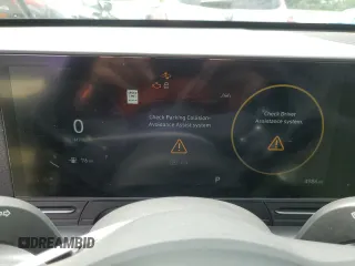 2024 Hyundai Kona Limited с VIN KM8HECA32RU172868, выставлен на аукционе Copart как лот 54697065 с пробегом 4 986 миль миль и Списание • Salvage title. История ставок и продаж доступна на DreamBid. Изображение 9.