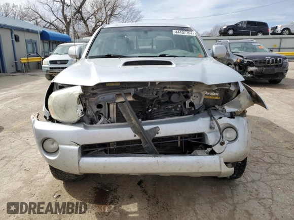 2006 Toyota Tacoma z VIN 5TEMU52N66Z163840, wystawiony jako Copart lot #44407764 z przebiegiem 239 100 mil mil oraz Szkoda całkowita • Salvage title. Historia ofert i sprzedaży dostępna na DreamBid. Obrazek 5.