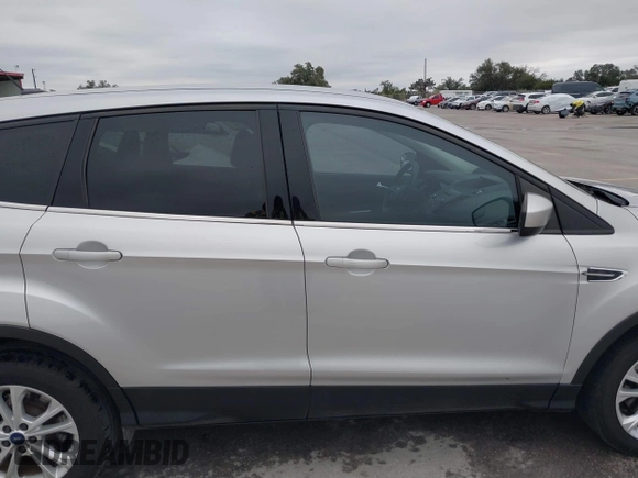 2017 Ford Escape SE with VIN 1FMCU0GD8HUC00733, listed as a IAAI auction lot 41576112 with 130,484 mi miles. Bid and sale history available at carsss.com. Image 13.