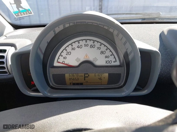 2008 Smart fortwo Pure with VIN WMEEJ31X28K122571, listed as a IAAI auction lot 41680541 with 63,673 mi miles. Bid and sale history available at carsss.com. Image 7.