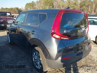 2020 Kia Soul LX with VIN KNDJ23AU3L7104656, listed as a IAAI auction lot 41660544 with 70,243 mi miles. Bid and sale history available at carsss.com. Image 3.