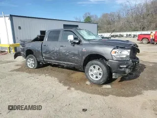 2023 Ram 2500 Laramie z VIN 3C6UR5FL3PG540235, wystawiony jako Copart lot #46997225 z przebiegiem 73 442 mil mil oraz Szkoda całkowita • Salvage title. Historia ofert i sprzedaży dostępna na DreamBid. Obrazek 14.