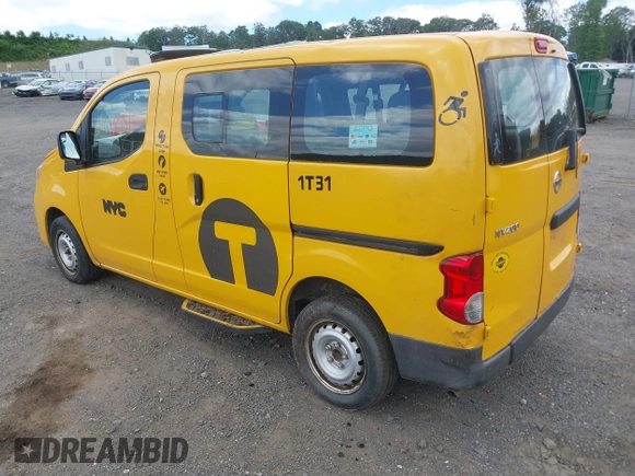 2014 Nissan NV200 z VIN 3N8CM0JTXEK702664, wystawiony jako IAAI lot #39503323 z przebiegiem 218 360 mil mil oraz . Historia ofert i sprzedaży dostępna na DreamBid. Obrazek 3.