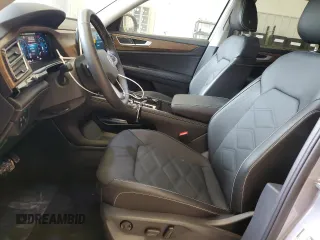 2025 Volkswagen Atlas SE with VIN 1V2WR2CA7SC503945, listed as a Copart auction lot 56392675 with 6,829 mi miles and Clean title. Bid and sale history available at DreamBid. Image 7.