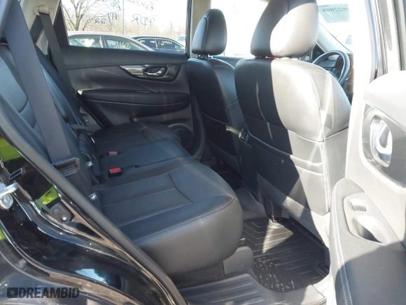 2017 Nissan Rogue SL with VIN 5N1AT2MV5HC769838, listed as a IAAI auction lot 40922008 with 91,906 mi miles. Bid and sale history available at carsss.com. Image 8.