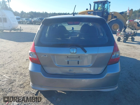 2007 Honda Fit Sport with VIN JHMGD37627S041628, listed as a IAAI auction lot 41102156 with 258,360 mi miles. Bid and sale history available at carsss.com. Image 16.