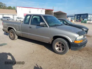 2002 Chevrolet S-10 LS with VIN 1GCCS19WX28127699, listed as a IAAI auction lot 42155788 with 334,683 mi miles and . Bid and sale history available at DreamBid. Image 1.