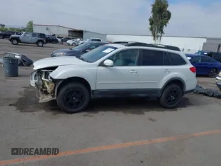 2014 Subaru Outback Limited z VIN 4S4BRBLC2E3229975, wystawiony jako IAAI lot #42617568 z przebiegiem 214 052 mil mil oraz . Historia ofert i sprzedaży dostępna na DreamBid. Obrazek 15.