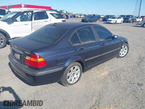 2004 BMW 3 Series 325i with VIN WBAET374X4NJ95019, listed as a IAAI auction lot 42008229 with 1 mi miles. Bid and sale history available at carsss.com. Image 4.