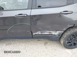 2022 Jeep Compass Latitude z VIN 3C4NJDBBXNT194359, wystawiony jako IAAI lot #42434355 z przebiegiem 45 090 mil mil oraz . Historia ofert i sprzedaży dostępna na DreamBid. Obrazek 18.