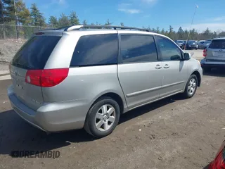 2008 Toyota Sienna XLE with VIN 5TDZK22C18S178979, listed as a IAAI auction lot 42024980 with 202,865 mi miles. Bid and sale history available at carsss.com. Image 4.