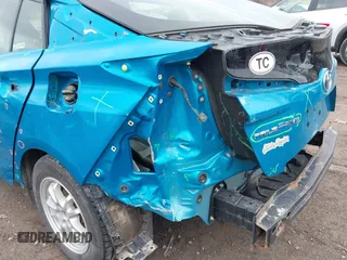 2017 Toyota Prius Plus z VIN JTDKARFP0H3016014, wystawiony jako IAAI lot #41797703 z przebiegiem 80 657 mil mil oraz . Historia ofert i sprzedaży dostępna na DreamBid. Obrazek 6.
