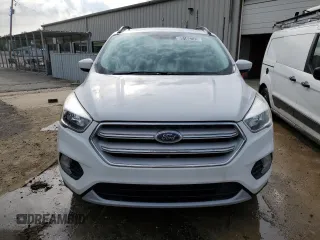 2018 Ford Escape SE z VIN 1FMCU9GD5JUB29050, wystawiony jako Copart lot #55166745 z przebiegiem 79 939 mil mil oraz Czysty tytuł • Clean title. Historia ofert i sprzedaży dostępna na DreamBid. Obrazek 5.