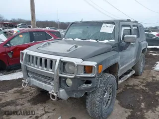 2008 Hummer H3 SUV with VIN 5GTEN13E088133349, listed as a IAAI auction lot 41587403 with 0 mi miles. Bid and sale history available at carsss.com. Image 2.