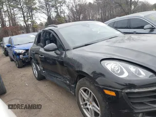 2018 Porsche Macan with VIN WP1AA2A59JLB20286, listed as a IAAI auction lot 41286270 with 64,664 mi miles. Bid and sale history available at carsss.com. Image 13.