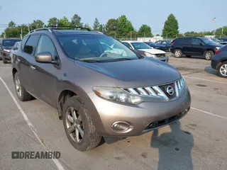 2009 Nissan Murano S z VIN JN8AZ18W19W207813, wystawiony jako IAAI lot #42406776 z przebiegiem 283 832 mil mil oraz . Historia ofert i sprzedaży dostępna na DreamBid. Obrazek 1.