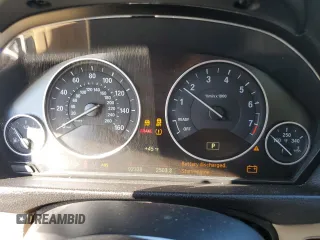 2015 BMW 3 Series 328i xDrive с VIN WBA3B5C53FP654421, выставлен на аукционе Copart как лот 48390165 с пробегом 92 338 миль миль и На запчасти • Non repairable. История ставок и продаж доступна на DreamBid. Изображение 9.