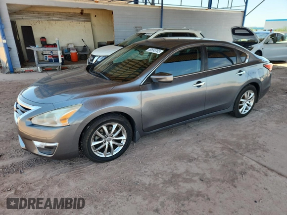 2015 Nissan Altima SV z VIN 1N4AL3AP1FC238509, wystawiony jako Copart lot #59595785 z przebiegiem 136 063 mil mil oraz Czysty tytuł • Clean title. Historia ofert i sprzedaży dostępna na DreamBid. Obrazek 1.