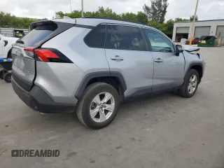 2021 Toyota RAV4 XLE with VIN 2T3W1RFVXMW161939, listed as a Copart auction lot 62233415 with 34,291 mi miles and Salvage title. Bid and sale history available at DreamBid. Image 3.
