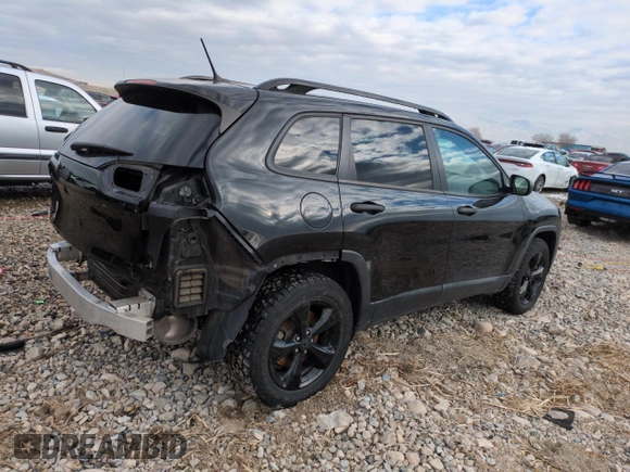 2016 Jeep Cherokee Altitude with VIN 1C4PJMAB8GW375516, listed as a Copart auction lot 88896475 with 73,044 mi miles and Salvage title. Bid and sale history available at DreamBid. Image 3.