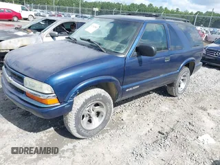 2002 Chevrolet Blazer LS с VIN 1GNCS18W42K158992, выставлен на аукционе IAAI как лот 42762582 с пробегом Не указан миль и . История ставок и продаж доступна на DreamBid. Изображение 2.