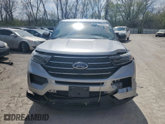 2020 Ford Explorer XLT with VIN 1FMSK8DH0LGB16050, listed as a Copart auction lot 52602235 with 120,680 mi miles and Clean Title. Bid and sale history available at DreamBid. Image 5.