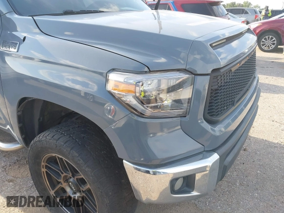 2011 Toyota Tundra 4WD Truck with VIN 5TFDW5F12BX181982, listed as a IAAI auction lot 42084985 with 222,356 mi miles. Bid and sale history available at carsss.com. Image 1.