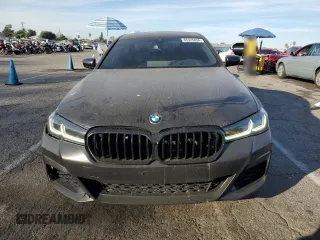 2023 BMW 5 Series 540i z VIN WBA53BJ0XPWX85901, wystawiony jako Copart lot #85325094 z przebiegiem 58 372 mil mil oraz Szkoda całkowita • Salvage title. Historia ofert i sprzedaży dostępna na DreamBid. Obrazek 5.
