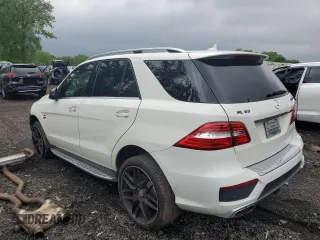 2013 Mercedes-Benz M 63 AMG z VIN 4JGDA7EB4DA215717, wystawiony jako Copart lot #57275275 z przebiegiem 97 013 mil mil oraz Szkoda całkowita • Salvage title. Historia ofert i sprzedaży dostępna na DreamBid. Obrazek 2.