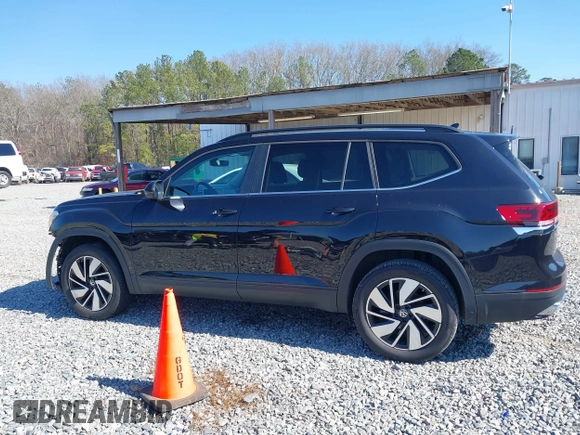 2024 Volkswagen Atlas SE with VIN 1V2JR2CA5RC532574, listed as a IAAI auction lot 41640988 with 24,048 mi miles and . Bid and sale history available at DreamBid. Image 14.
