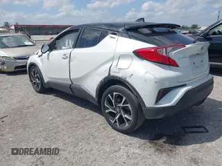 2020 Toyota C-HR LE z VIN NMTKHMBX7LR109784, wystawiony jako IAAI lot #41800460 z przebiegiem 30 514 mil mil oraz . Historia ofert i sprzedaży dostępna na DreamBid. Obrazek 3.